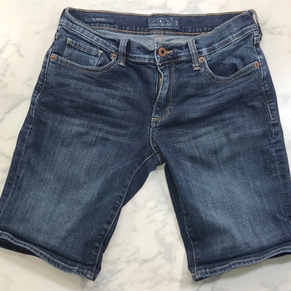 Lucky Brand “the Bermuda” shorts EUC